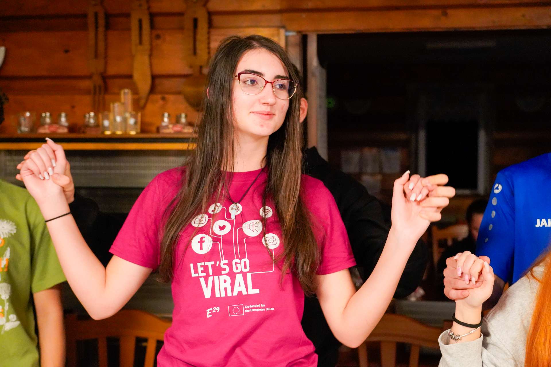 24CZ-A1-Letsgoviral-036-web