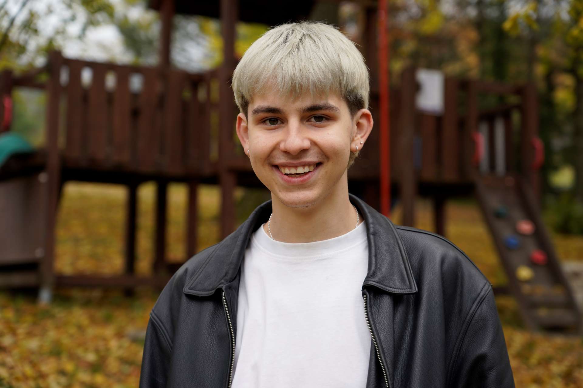 24CZ-A1-Letsgoviral-041-web