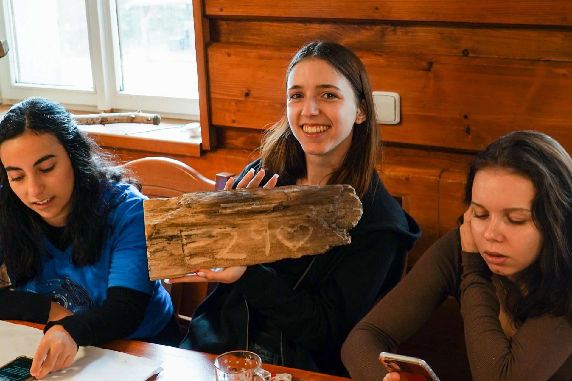 24CZ-A3-E-Merge-C2809982._WEB